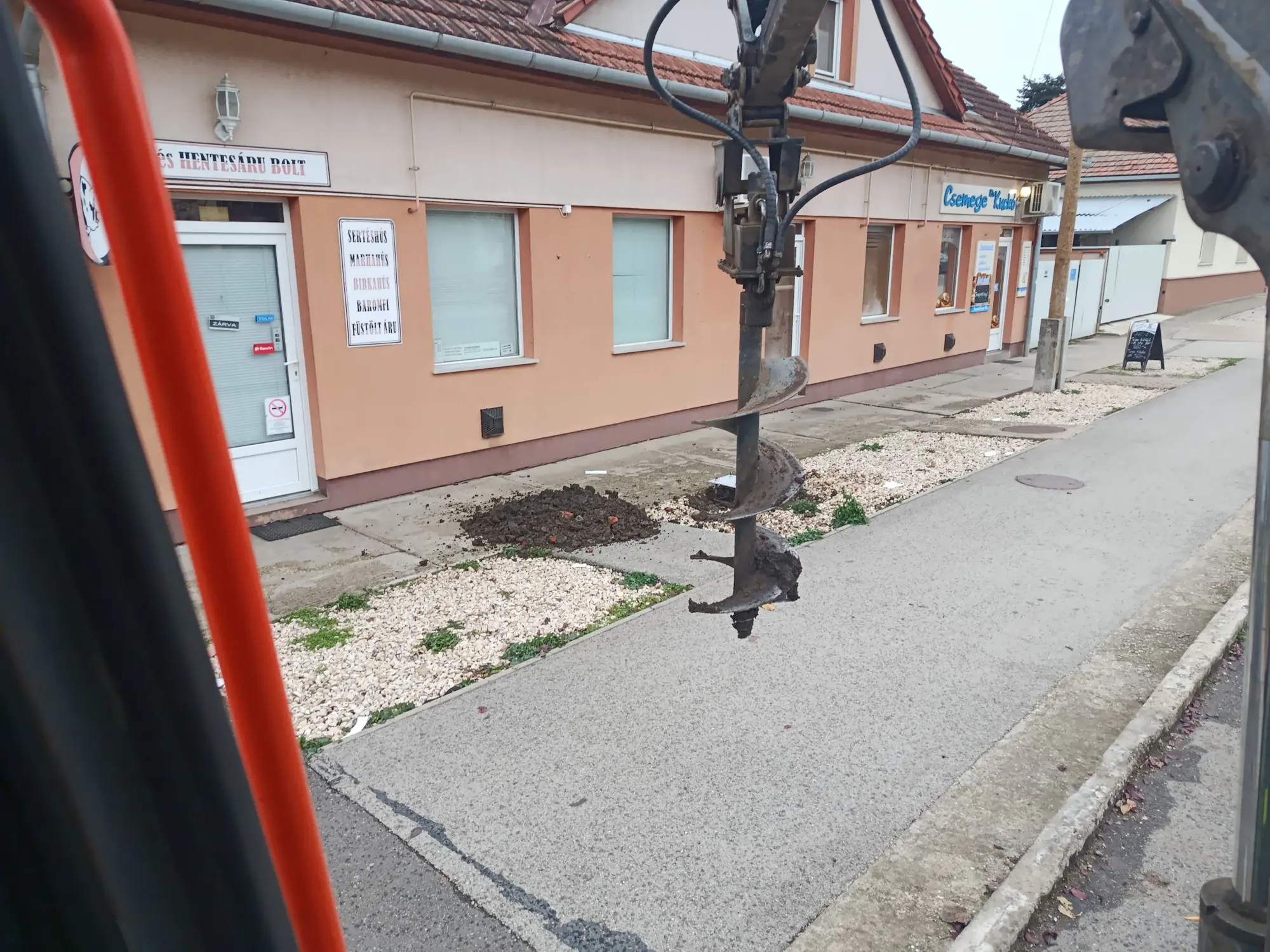 Pontalap fúrás földfúróval